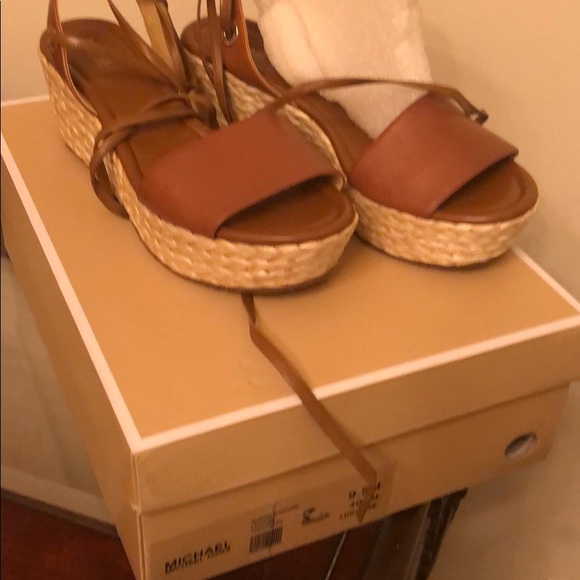 Micheal Kors sandals - Picture 1 of 6